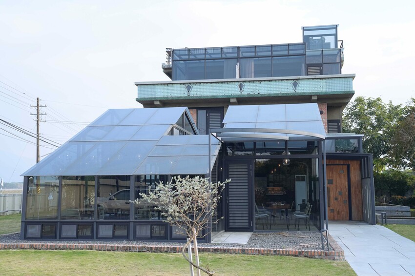 屏東縣潮州鎮【屏東潮州|美食】旅 X 潮州 Homestay & Café。採全預約制,屏東潮州透明屋咖啡廳,遠眺大武山美景