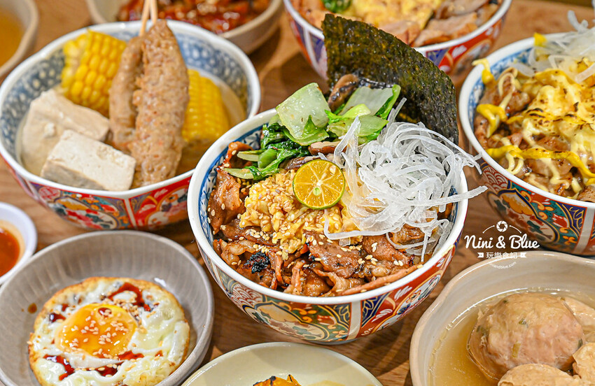 台中大里燒肉丼飯，還有熱湯免費續~對面就有停車場