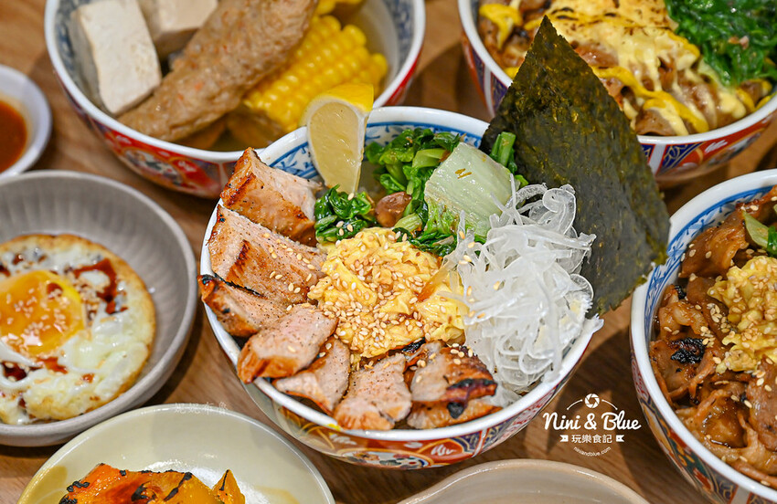 台中大里燒肉丼飯，還有熱湯免費續~對面就有停車場