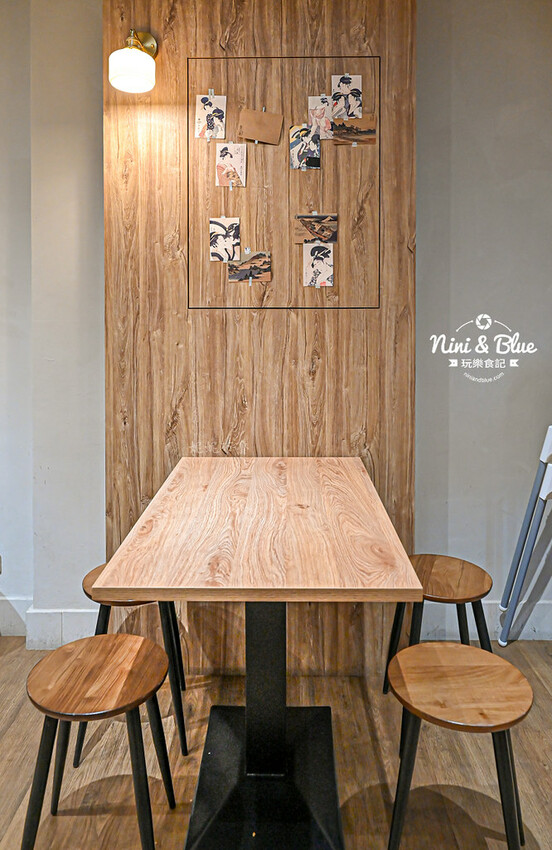 台中大里燒肉丼飯，還有熱湯免費續~對面就有停車場