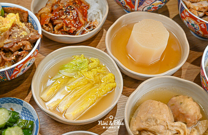 台中大里燒肉丼飯，還有熱湯免費續~對面就有停車場