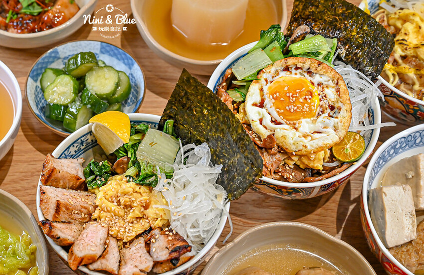 台中大里燒肉丼飯，還有熱湯免費續~對面就有停車場