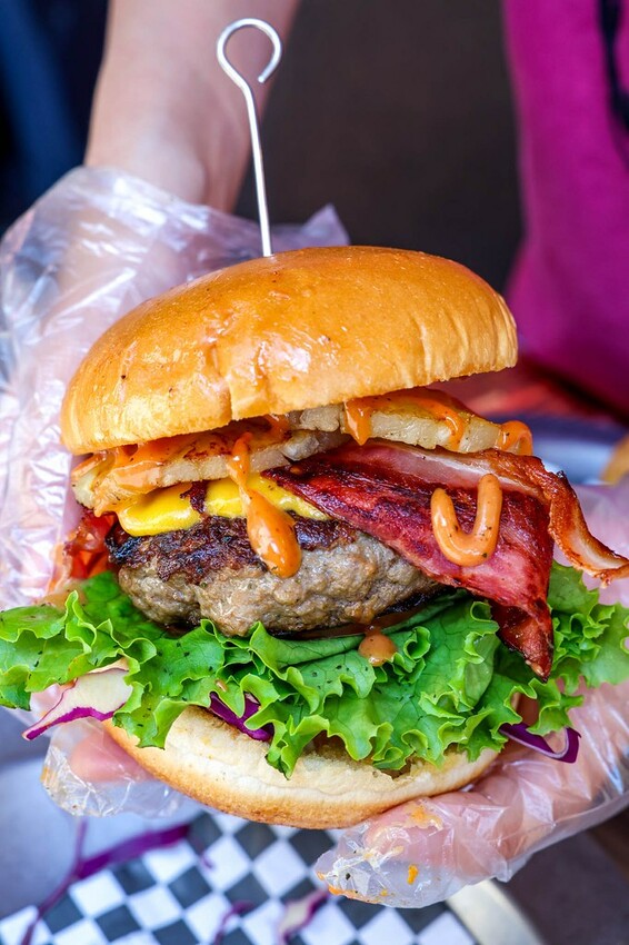 【台北美食】Retro House 美式餐廳，信義區美式漢堡推薦