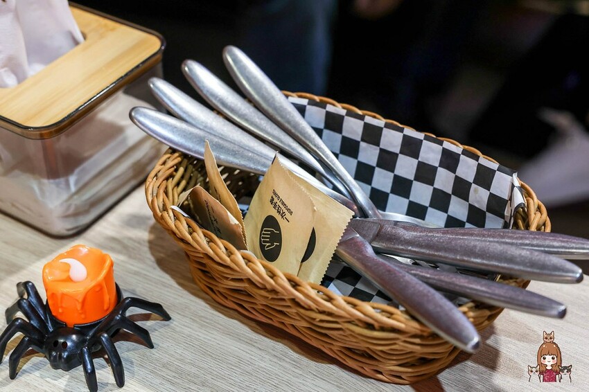 【台北美食】Retro House 美式餐廳，信義區美式漢堡推薦