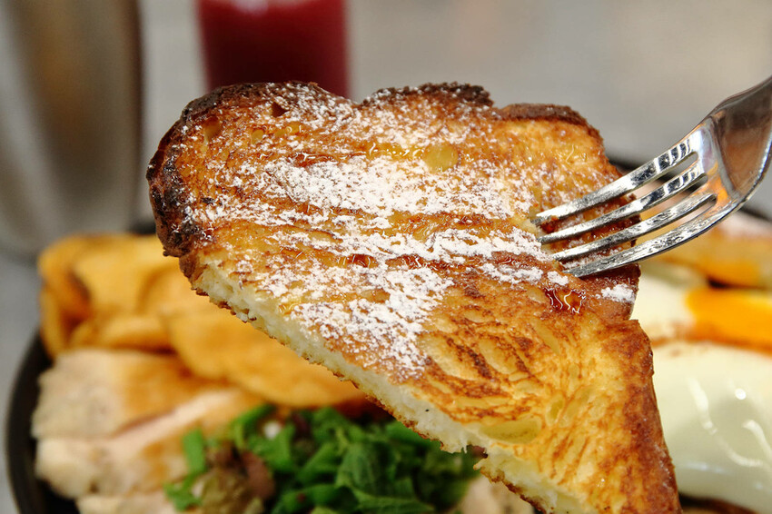 亞東醫院美食推薦，貳樓板橋店，板橋寵物友善餐廳，科技感裝潢，