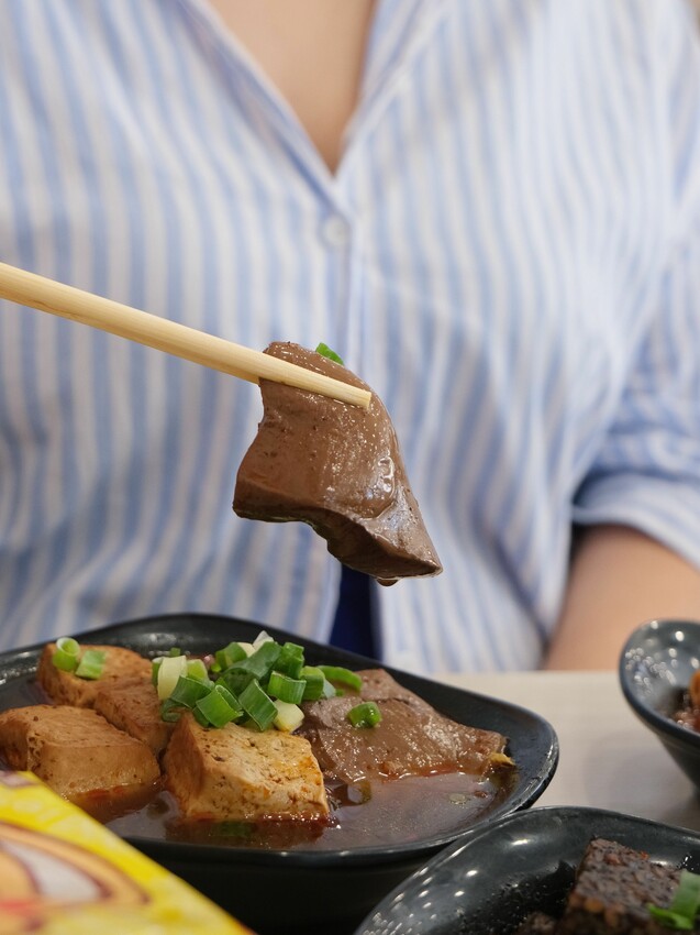 [台中沙鹿]京川鍋物 台中沙鹿店｜沙鹿店限定鍋物『蒜香爆蛤鍋』｜+$10元無鍋料換蔬菜｜涼麵、熟食周邊吃到飽｜內附菜單 - 萍姐愛分享