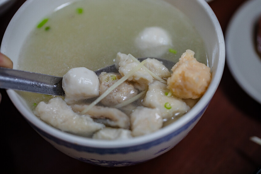 鳳山兵仔市無名魚皮湯，在地人狂推美味秘境。