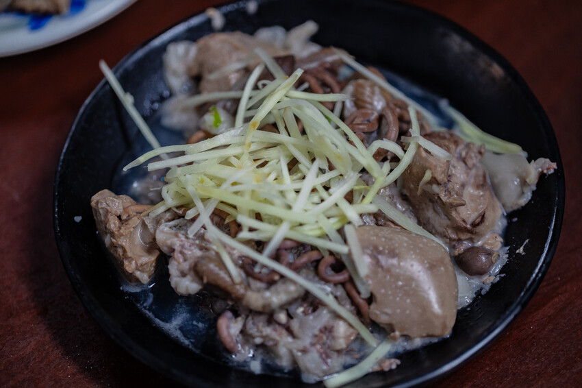 鳳山兵仔市無名魚皮湯，在地人狂推美味秘境。