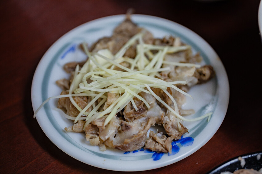 鳳山兵仔市無名魚皮湯，在地人狂推美味秘境。