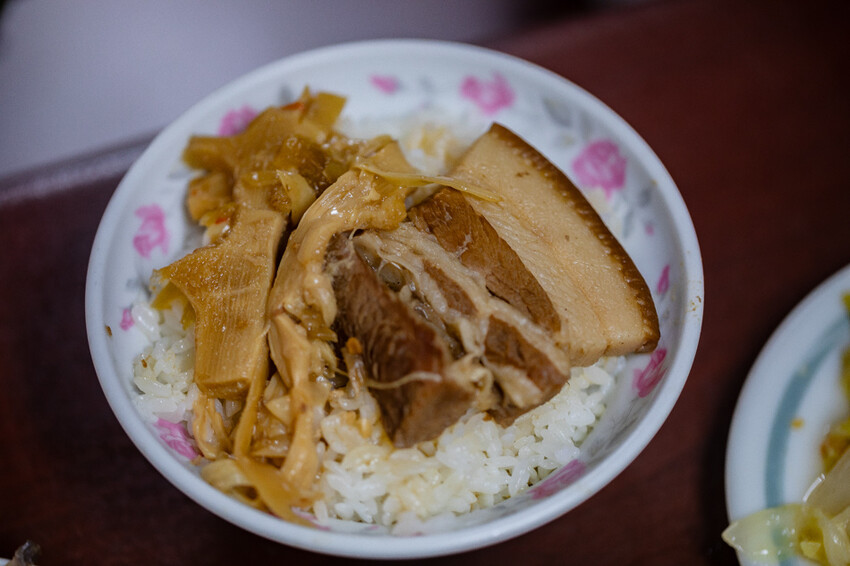 鳳山兵仔市無名魚皮湯，在地人狂推美味秘境。