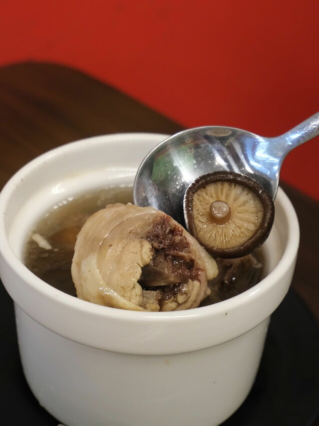 [台中南屯區] 炒飯超人公益店｜份量滿滿、好吃不膩口｜各式炒飯專門店｜內用冬瓜茶、檸檬水2款飲品喝到飽｜小菜超開胃｜內附完整菜單 - 萍姐愛分享