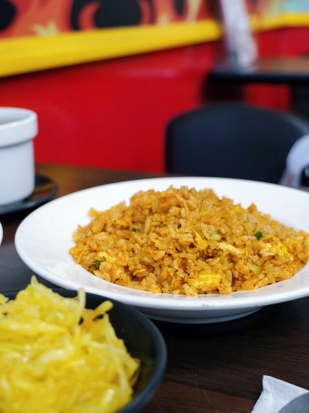 [台中南屯區] 炒飯超人公益店｜份量滿滿、好吃不膩口｜各式炒飯專門店｜內用冬瓜茶、檸檬水2款飲品喝到飽｜小菜超開胃｜內附完整菜單 - 萍姐愛分享