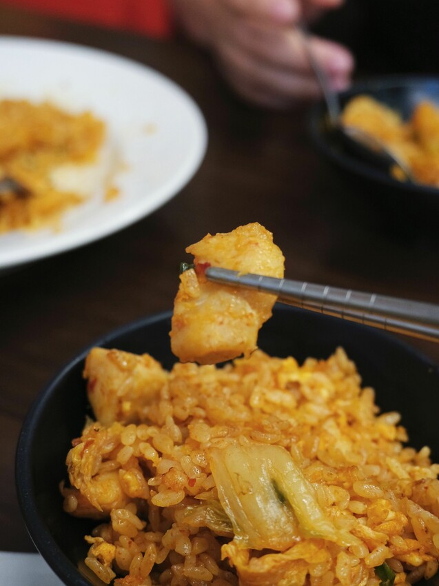 [台中南屯區] 炒飯超人公益店｜份量滿滿、好吃不膩口｜各式炒飯專門店｜內用冬瓜茶、檸檬水2款飲品喝到飽｜小菜超開胃｜內附完整菜單 - 萍姐愛分享