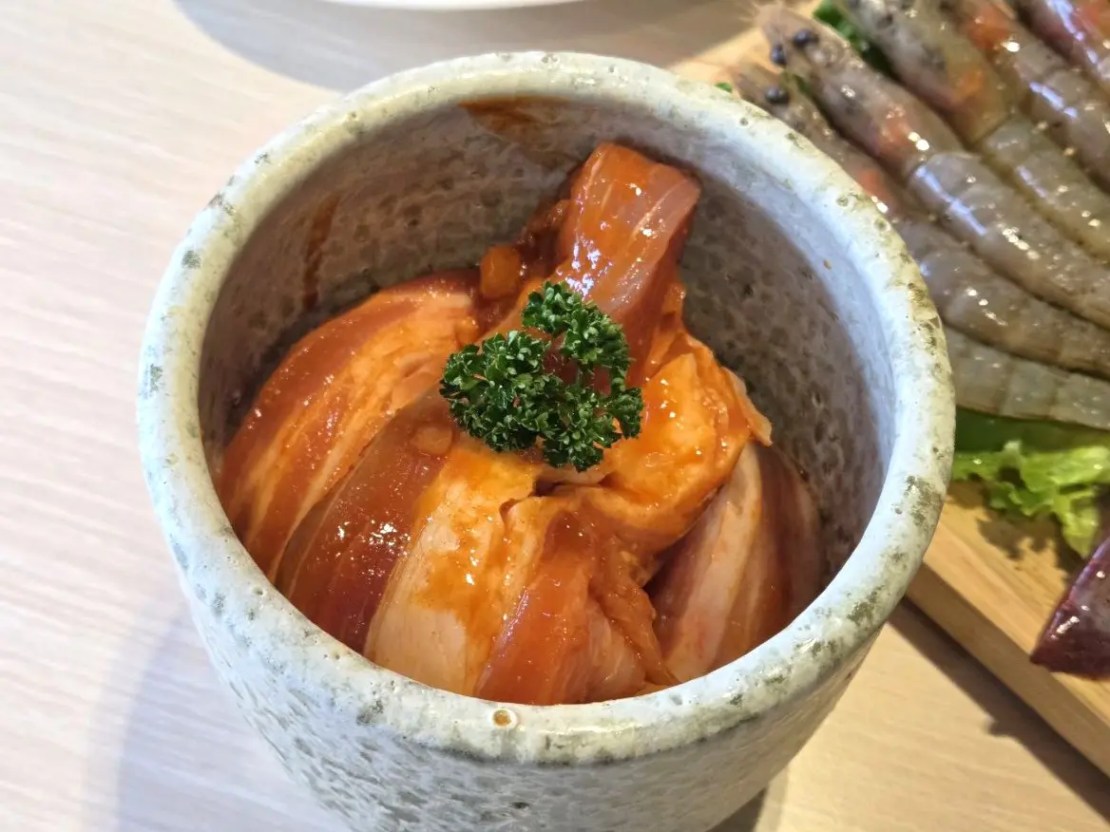 燒桶子｜秘製豬肉甕太銷魂！雙人套餐超澎湃！桃園燒肉推薦、桃園聚餐推薦、桃園美食推薦、桃園韓式推薦