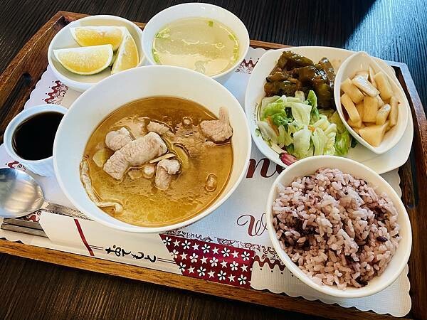 ||吃。花蓮|| 幸福食客 漂亮庭園精緻好吃的中式套餐