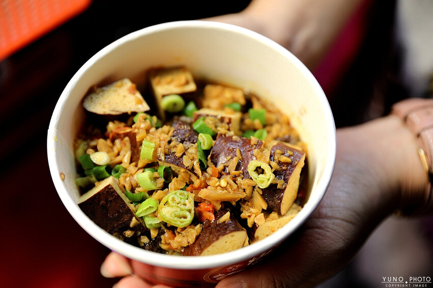 大溪手工烏龍豆干 蒜香撲鼻夠味!加上手工辣椒更對味 宵夜小酌神隊友