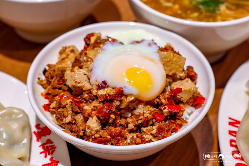 【台北美食】屋伴餃子WOOPAN,士林夜市好吃鍋貼水餃推薦!