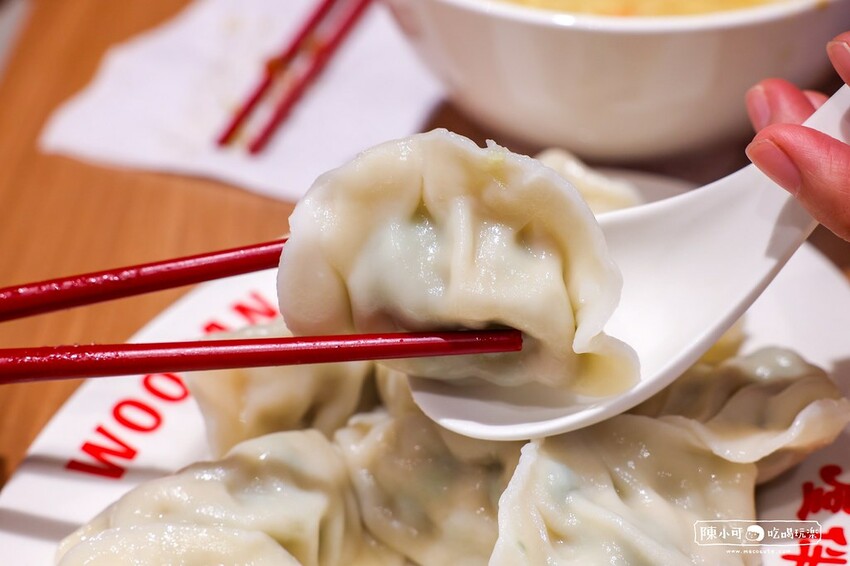 【台北美食】屋伴餃子WOOPAN,士林夜市好吃鍋貼水餃推薦!