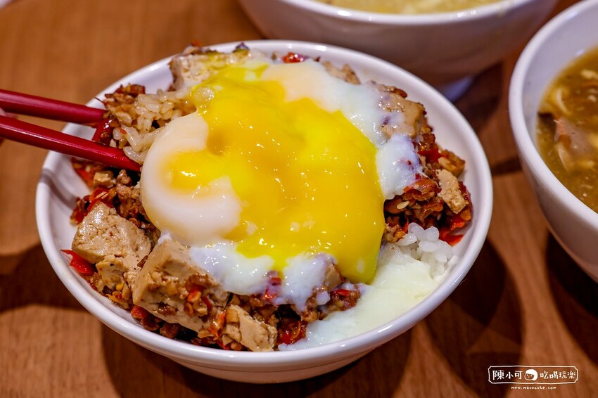 【台北美食】屋伴餃子WOOPAN,士林夜市好吃鍋貼水餃推薦!