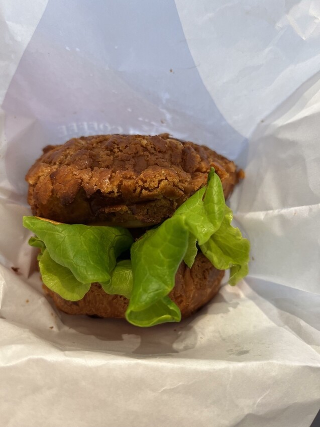 桃園市桃園區【桃園咖啡廳】讀書聊天放空的好選擇【MINI. D COFFEE】桃園同德館，不限時的美美咖啡廳