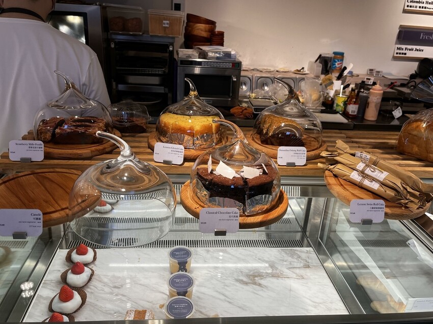 桃園市桃園區【桃園咖啡廳】讀書聊天放空的好選擇【MINI. D COFFEE】桃園同德館，不限時的美美咖啡廳