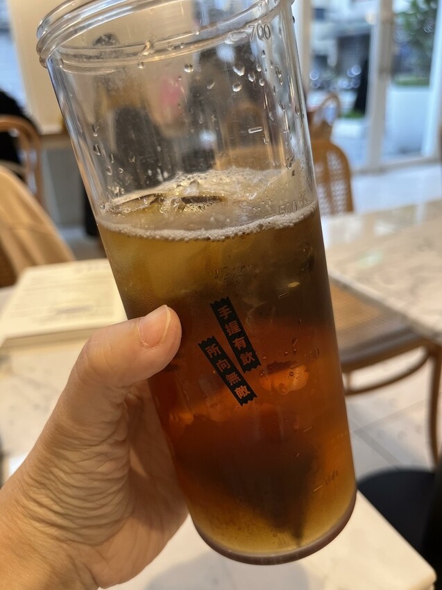 桃園市桃園區【桃園咖啡廳】讀書聊天放空的好選擇【MINI. D COFFEE】桃園同德館，不限時的美美咖啡廳