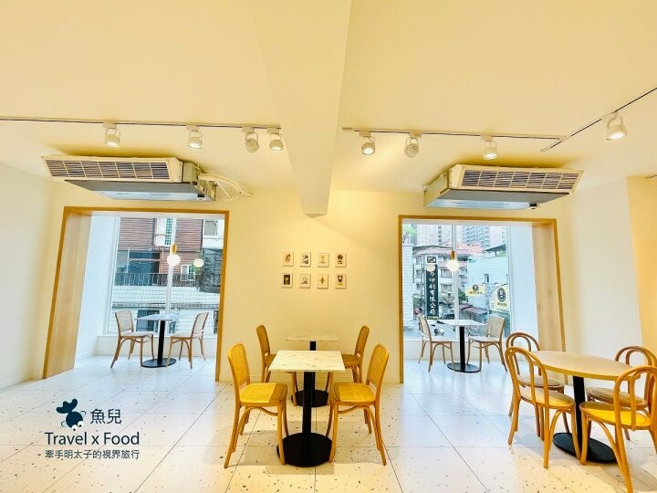 桃園市桃園區融合咖啡與藝文的舒適空間，附插座，不限時早午餐、輕食、飲品與點心，奈良美智大師作品展示廳，MINI.D COFFEE（桃園同德店） @魚兒 x 牽手明太子的「視」界旅行