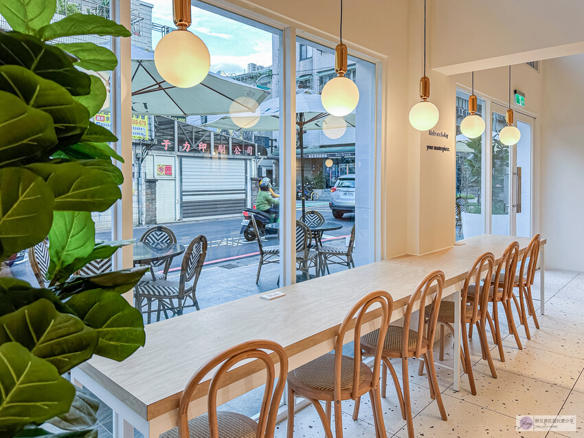 桃園市桃園區桃園美食-MINI.D COFFEE-隱藏巷弄內！歐式英倫風咖啡廳，低消一杯飲品不限時文藝空間/鄰近藝文特區