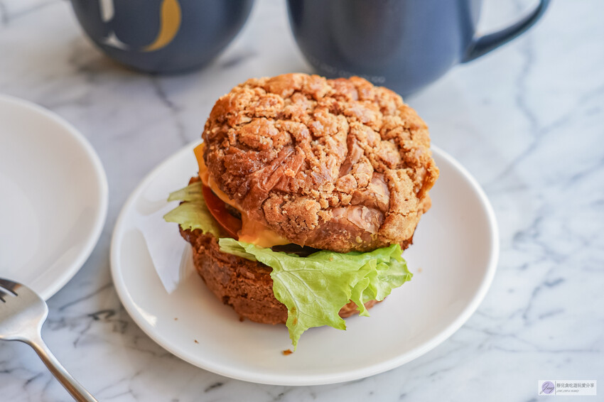 桃園市桃園區桃園美食-MINI.D COFFEE-隱藏巷弄內！歐式英倫風咖啡廳，低消一杯飲品不限時文藝空間/鄰近藝文特區