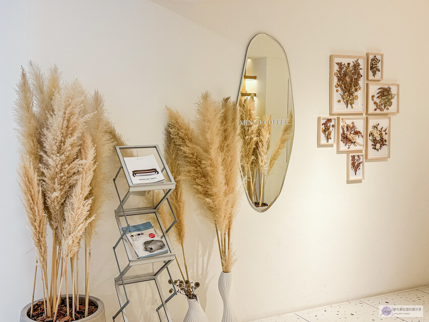 桃園市桃園區桃園美食-MINI.D COFFEE-隱藏巷弄內！歐式英倫風咖啡廳，低消一杯飲品不限時文藝空間/鄰近藝文特區