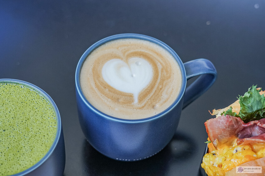 桃園市桃園區桃園美食-MINI.D COFFEE-隱藏巷弄內！歐式英倫風咖啡廳，低消一杯飲品不限時文藝空間/鄰近藝文特區