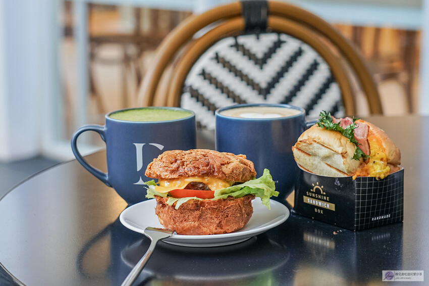 桃園市桃園區桃園美食-MINI.D COFFEE-隱藏巷弄內！歐式英倫風咖啡廳，低消一杯飲品不限時文藝空間/鄰近藝文特區