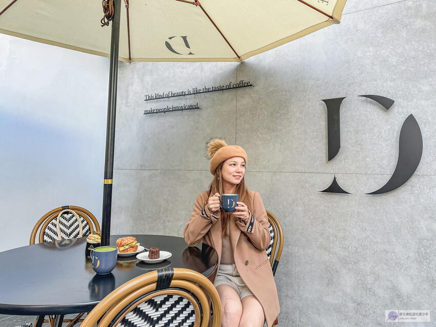 桃園市桃園區桃園美食-MINI.D COFFEE-隱藏巷弄內！歐式英倫風咖啡廳，低消一杯飲品不限時文藝空間/鄰近藝文特區