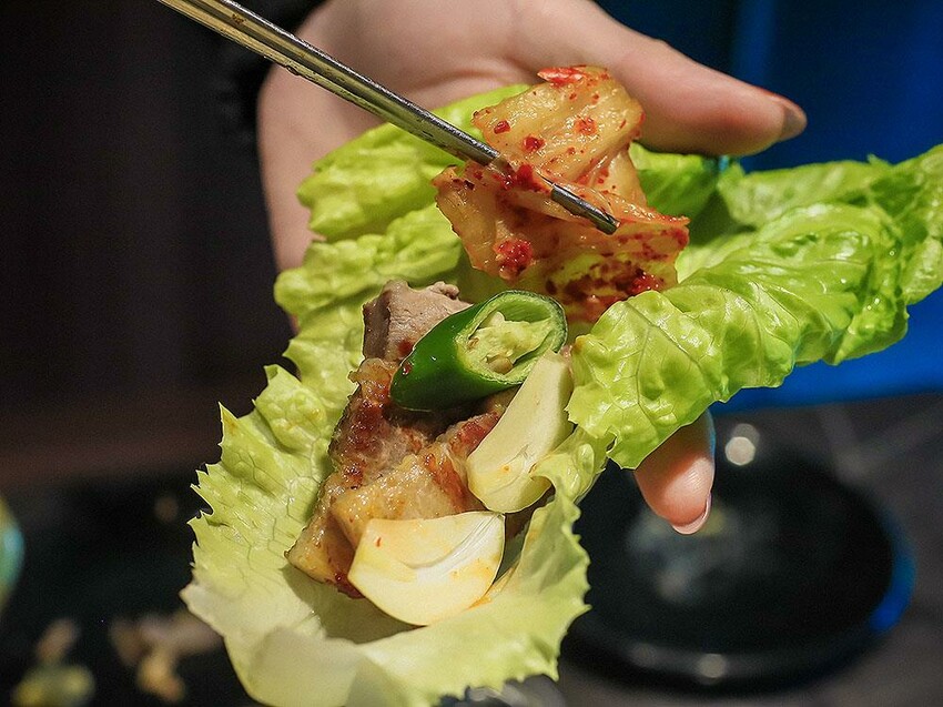 安妞韓國烤肉食堂 竹科人的私房韓式料理 店員桌邊代烤 春川辣雞、安東燉雞、拳頭飯都吃得到