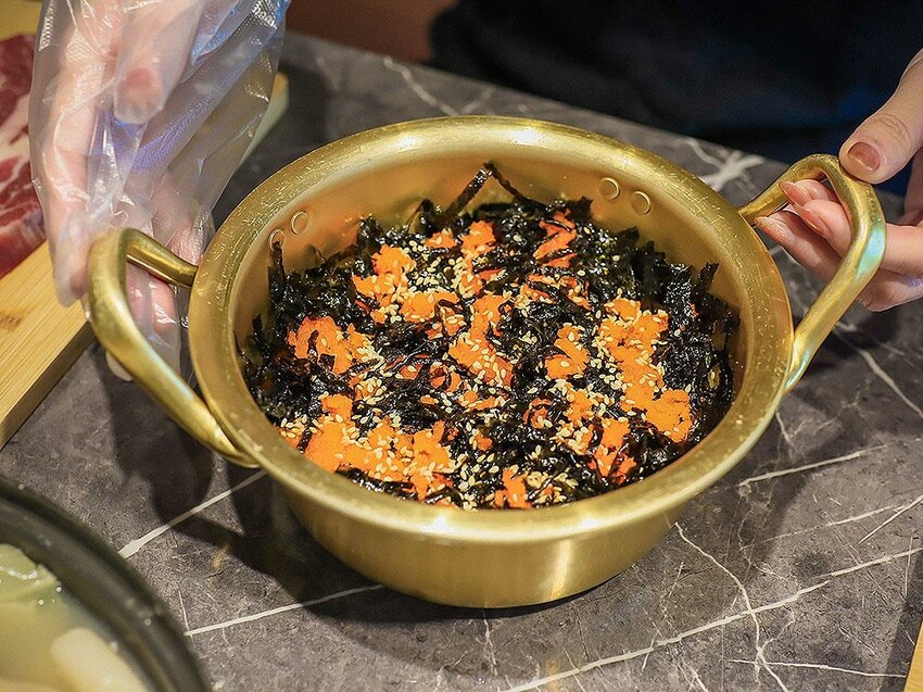 安妞韓國烤肉食堂 竹科人的私房韓式料理 店員桌邊代烤 春川辣雞、安東燉雞、拳頭飯都吃得到