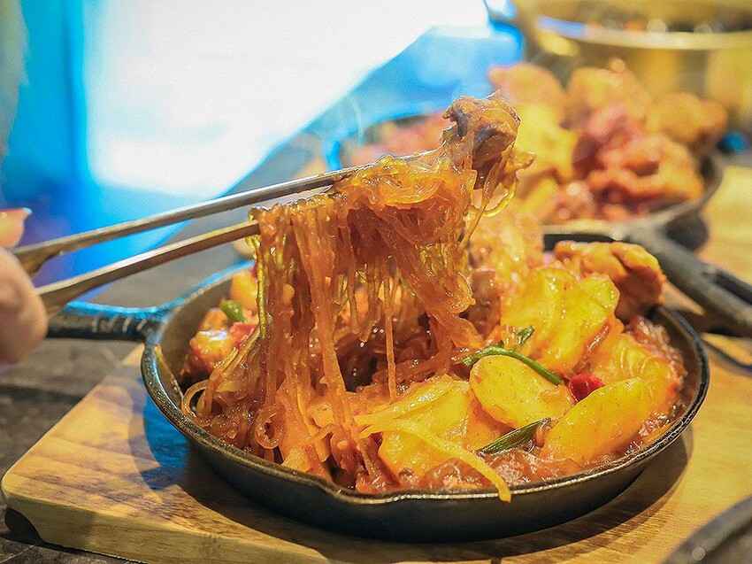 安妞韓國烤肉食堂 竹科人的私房韓式料理 店員桌邊代烤 春川辣雞、安東燉雞、拳頭飯都吃得到