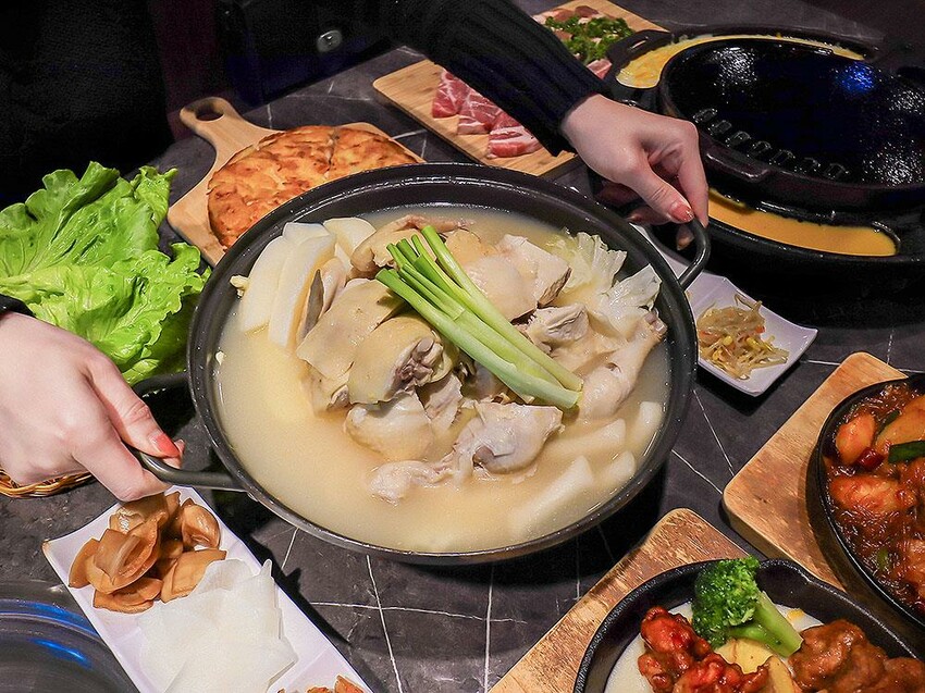 安妞韓國烤肉食堂 竹科人的私房韓式料理 店員桌邊代烤 春川辣雞、安東燉雞、拳頭飯都吃得到