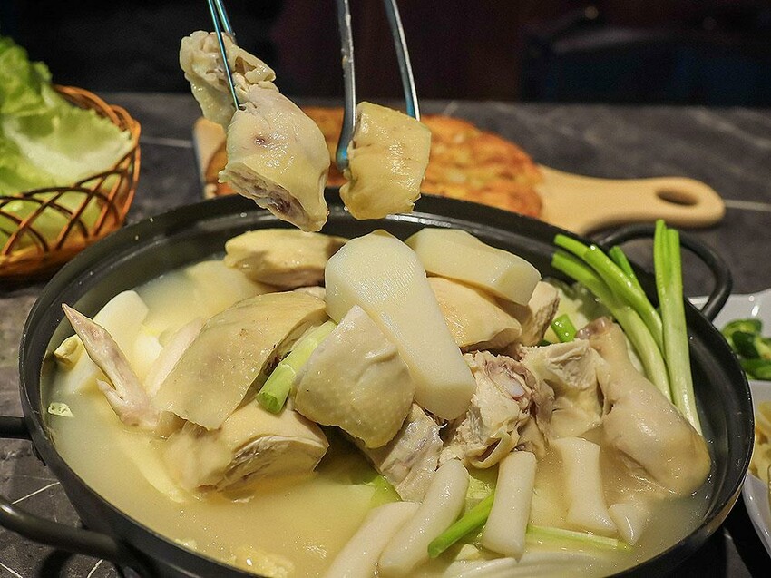 安妞韓國烤肉食堂 竹科人的私房韓式料理 店員桌邊代烤 春川辣雞、安東燉雞、拳頭飯都吃得到