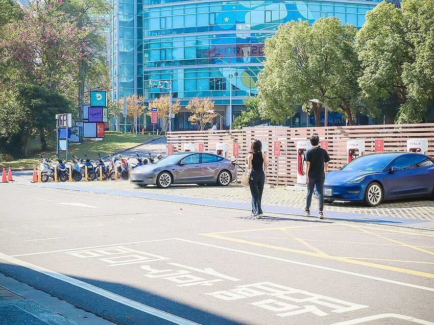 安妞韓國烤肉食堂 竹科人的私房韓式料理 店員桌邊代烤 春川辣雞、安東燉雞、拳頭飯都吃得到