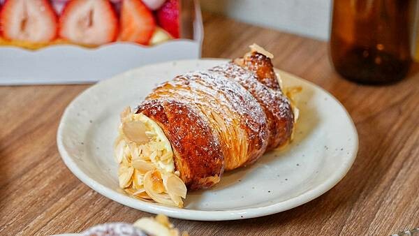 NewTro x Dessert 甜點咖啡-台中西區美食甜點