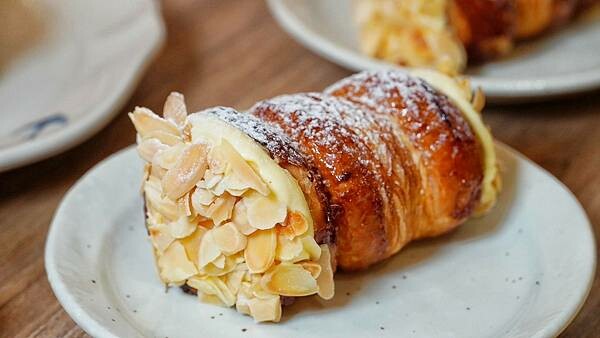 NewTro x Dessert 甜點咖啡-台中西區美食甜點