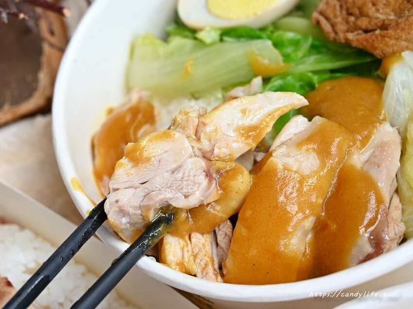 丞星丞雞肉飯|這間雞肉飯不是雞肉絲,可以吃到整塊雞腿肉!肉質超軟嫩,搭配水煮蔬菜,台中健康餐盒推薦~