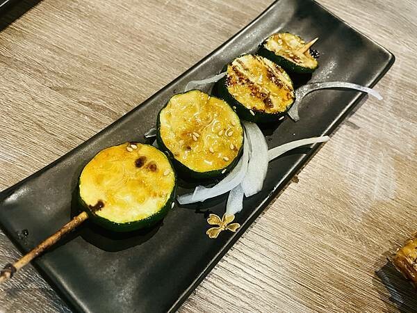 ||吃。花蓮|| 炭吉燒烤 平價串燒熱炒都好吃