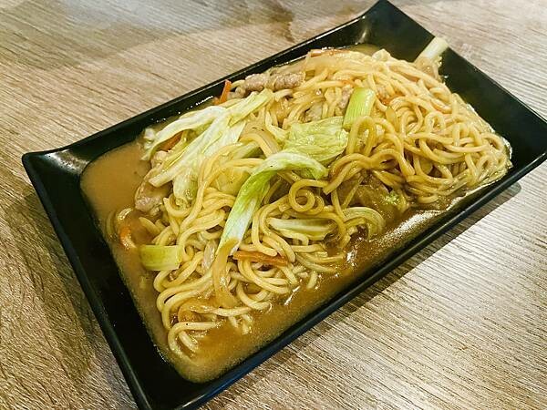 ||吃。花蓮|| 炭吉燒烤 平價串燒熱炒都好吃