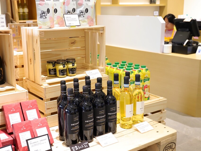 Cooking Monsters 乖獸廚房派對：台南少見的無添加食材專賣店/幫你做好食安把關.提供宅配到府服務/台南會議環境租借推薦/私廚料理教學/配對規劃 - 進食的巨鼠