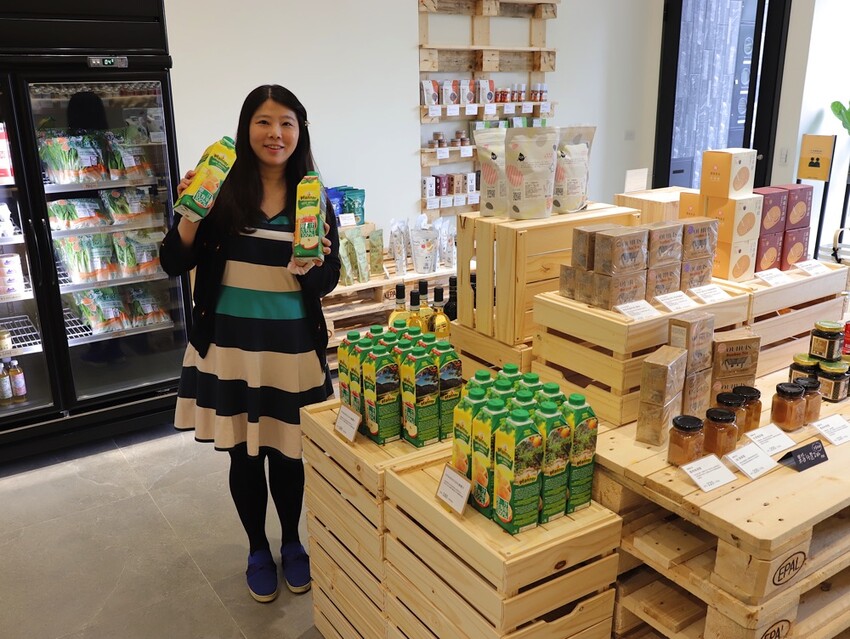 Cooking Monsters 乖獸廚房派對：台南少見的無添加食材專賣店/幫你做好食安把關.提供宅配到府服務/台南會議環境租借推薦/私廚料理教學/配對規劃 - 進食的巨鼠