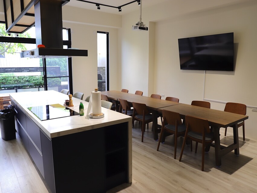 Cooking Monsters 乖獸廚房派對：台南少見的無添加食材專賣店/幫你做好食安把關.提供宅配到府服務/台南會議環境租借推薦/私廚料理教學/配對規劃 - 進食的巨鼠