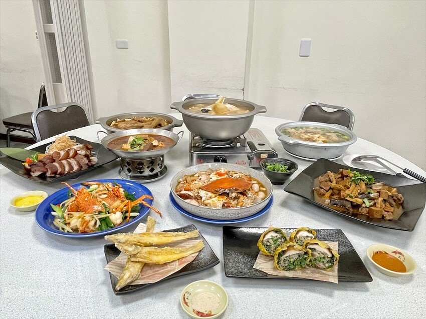 新魚港海鮮餐廳⟩苗栗苑裡寵物友善海鮮餐廳,很跳tone的海產店,除了現撈海鮮熱炒外,還有麻辣系列料理和德國豬腳/寵物友善餐廳 @果果愛Fruitlove 新魚港海鮮餐廳⟩苗栗苑裡寵物友善海鮮餐廳,很跳tone的海產店,除了現撈海鮮熱炒外,還有麻辣系列料理和德國豬腳/寵物友善餐廳 @果果愛Fruitlove