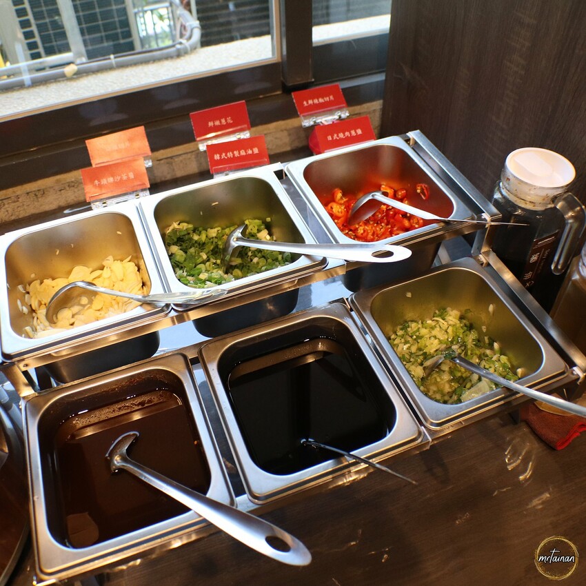 台南火烤兩吃吃到飽／嚴選超過80種食材／燒烤+火鍋一次滿足／物超所值怎麼吃都回本／台南第一家直營店－「八道晟台南崇明店」