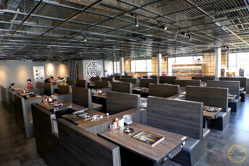 台南火烤兩吃吃到飽／嚴選超過80種食材／燒烤+火鍋一次滿足／物超所值怎麼吃都回本／台南第一家直營店－「八道晟台南崇明店」